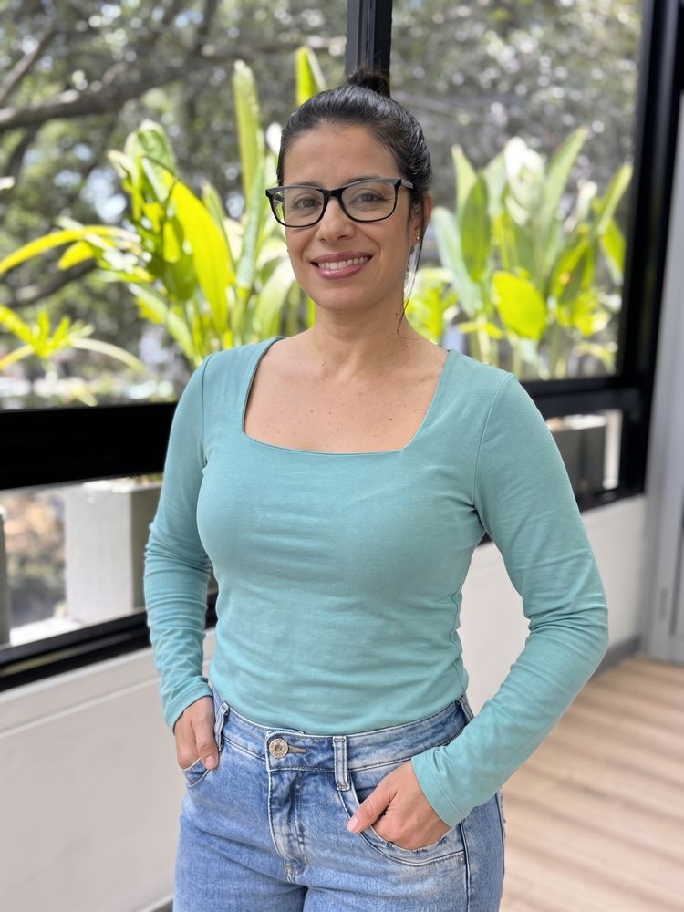 Viviana Uribe, Analista vida, salud y cumplimiento